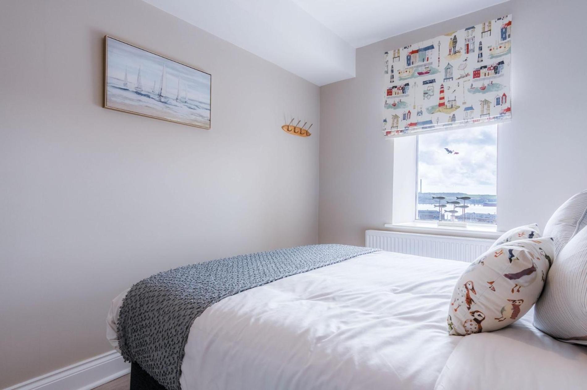 Harbour View - 2 Bedroom Apartment - Milford Haven Exterior foto